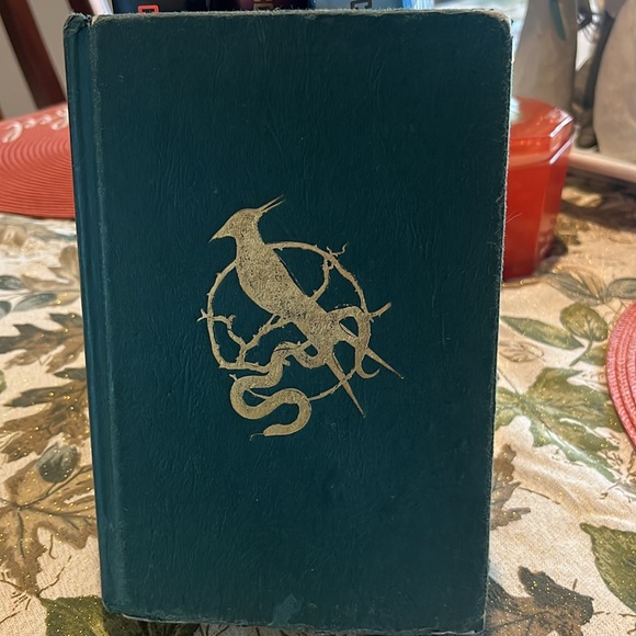 Hunger Games Book Set 1 2 3 4 Book Hardcover Fiction - Picture 17 of 17